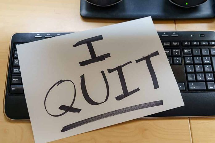 2083851748 featured image Paper with "I QUIT" on keyboard.