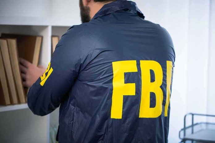 shutterstock_638647003 FBI agent searching a bookshelf